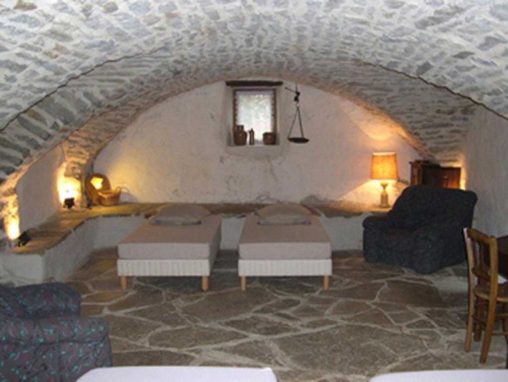 Bed and Breakfast La bergerie Sainte-Eulalie-de-Cernon Zimmer foto
